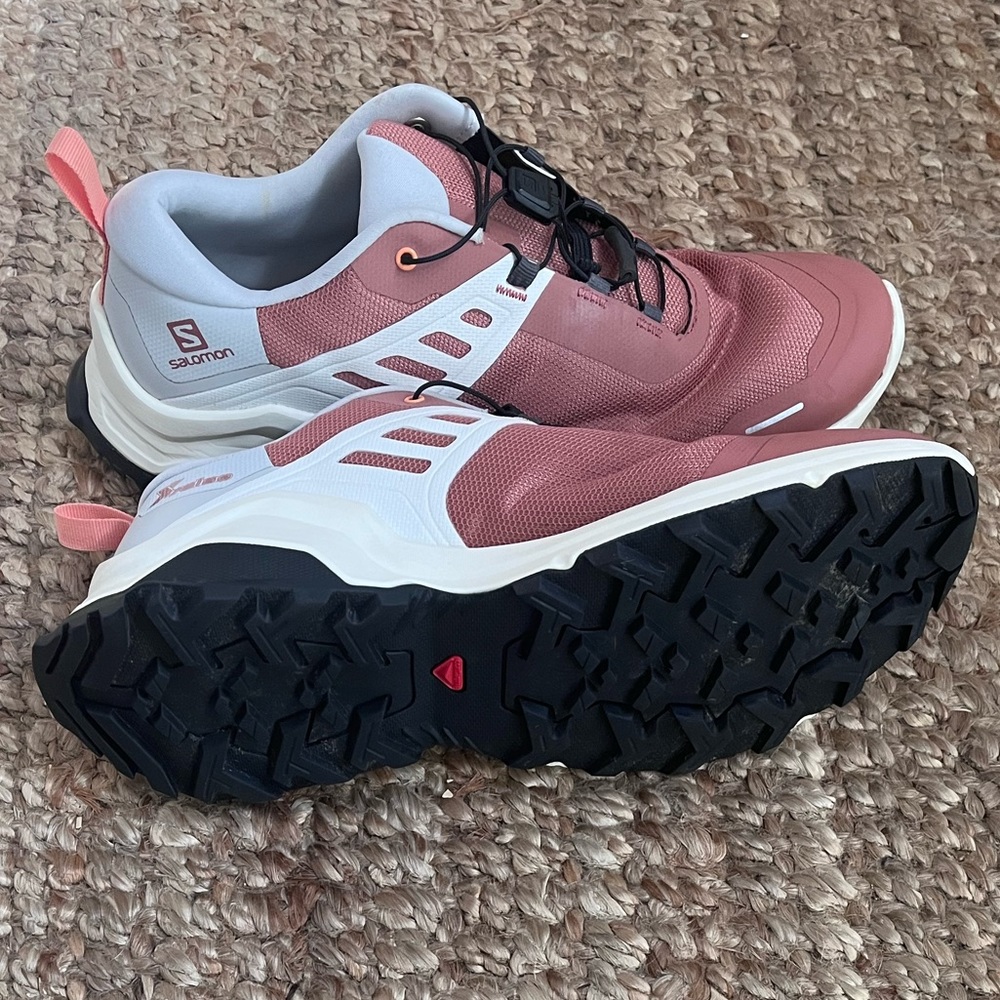 Like new Salomon trail running shoes